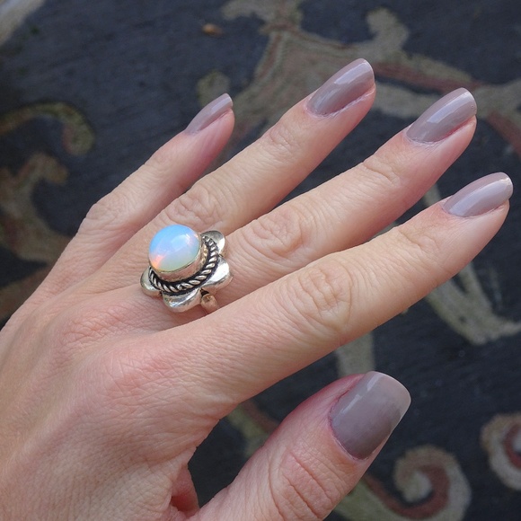 Sterling Silver 925 Daisy Opalite Flower Unique Boho Hippie Handcrafted Ring - Picture 4 of 8